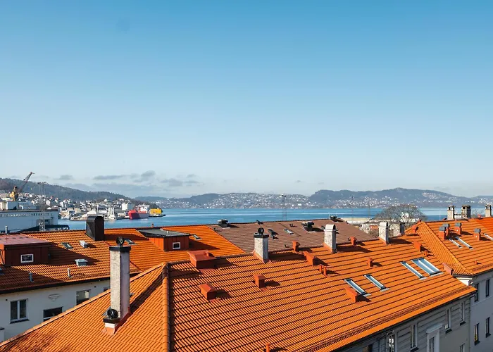 Dinbnb Apartments I Dockside Apartment With Modern Kitchen And Workspace