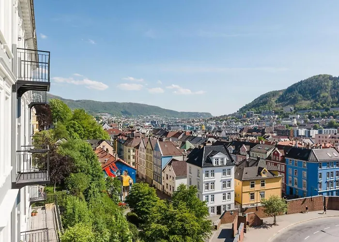 Modern Apartment With Panoramic View In Central Bergen
