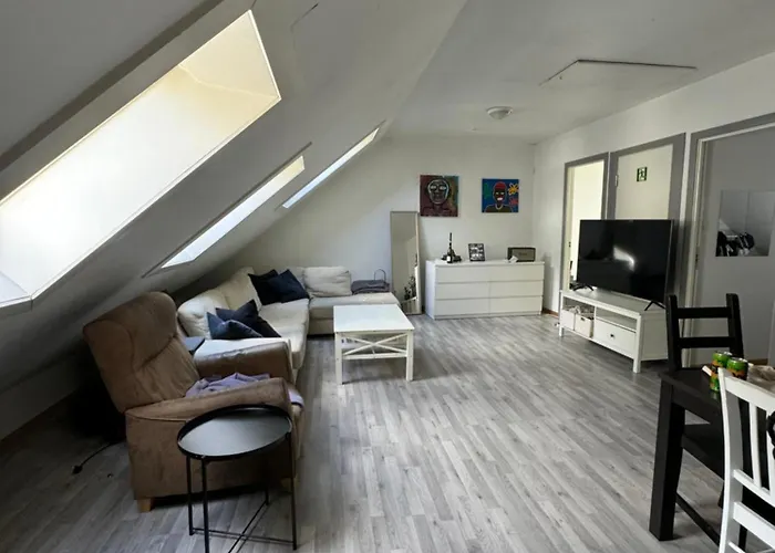 Spacious And Central Apartment I 250M From Bryggen