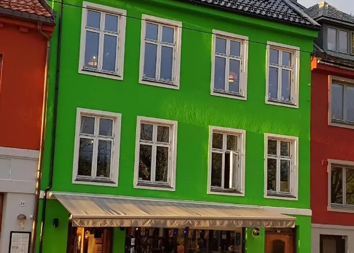 The Green House - Spacious Loft In Center Of Bergen