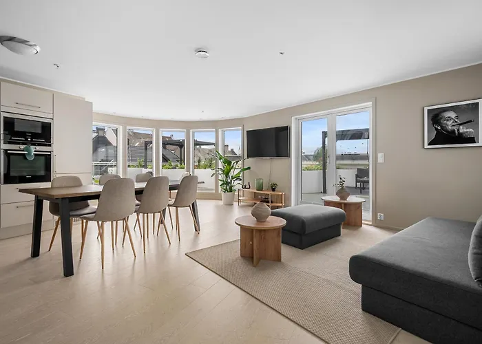 Stay L Urban - Spacious Apartment With Private Terrace