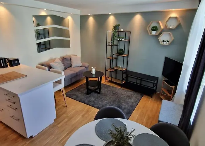 Central 1 Bedroom Apartment With A View
