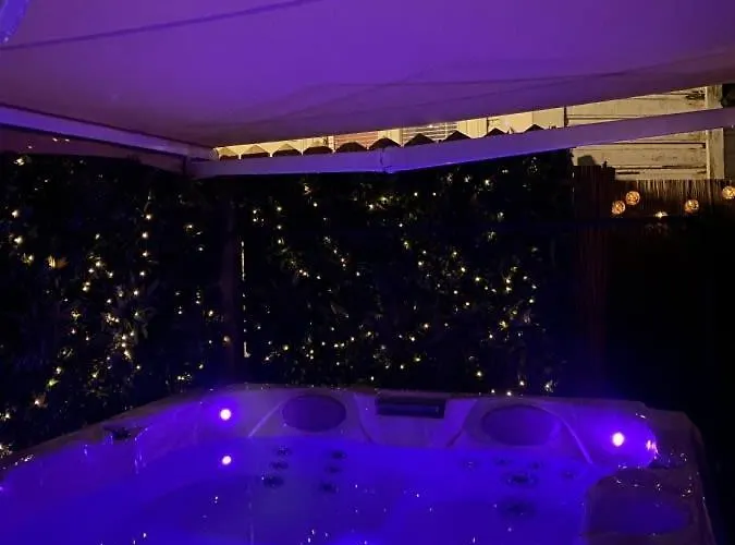 Dinbnb Homes I #1 Bnb In Bergen I Jacuzzi & Parking & Location