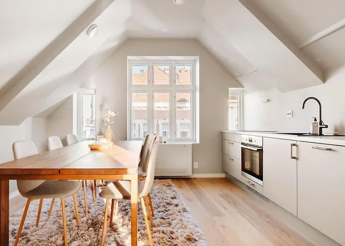 Dinbnb Apartments L 2 Etasjers Toppleil L 2 Privat Balkonger L Ny 2024