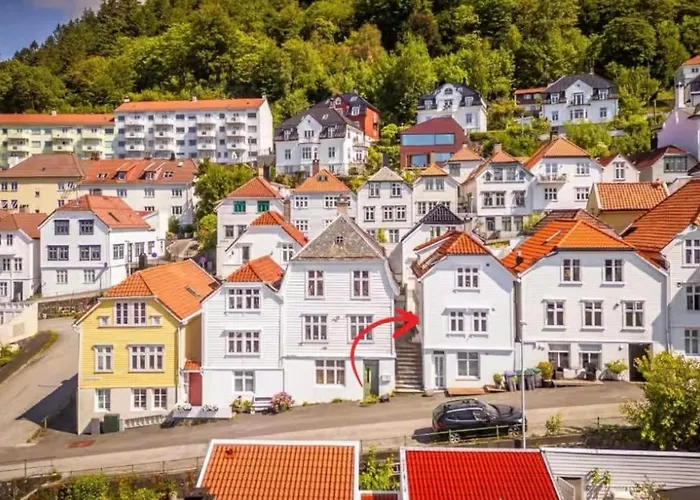 Leilighet I Bergens Vakreste Gate - Nydelig Utsikt Over Innseilingen Til Bergen!