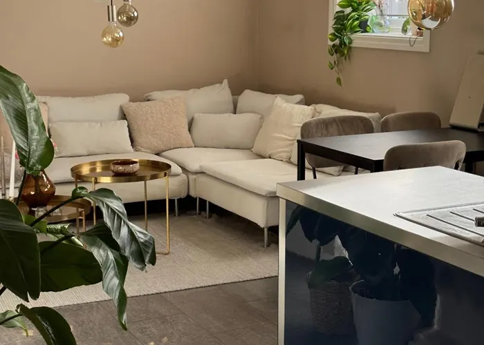 Cozy Apartment Near City Center And The Mountains