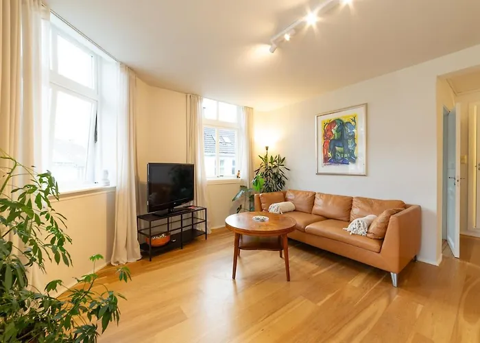 Unique Relaxed Corner Flat In Central Bergen