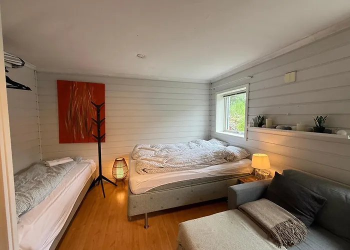 Cosy Apartment With Free Parking