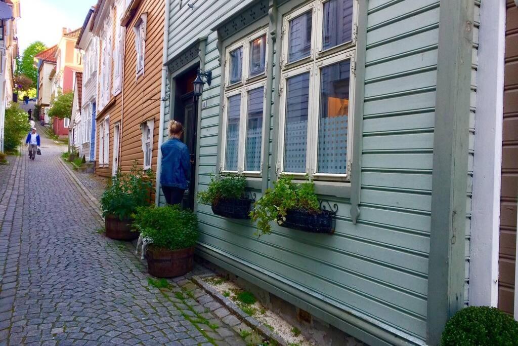 Apartment Line I Smauet