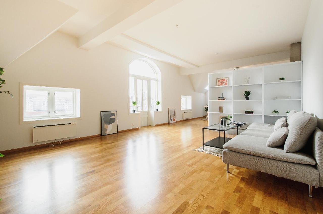 Penthouse - Best Balcony In The City Apartment *