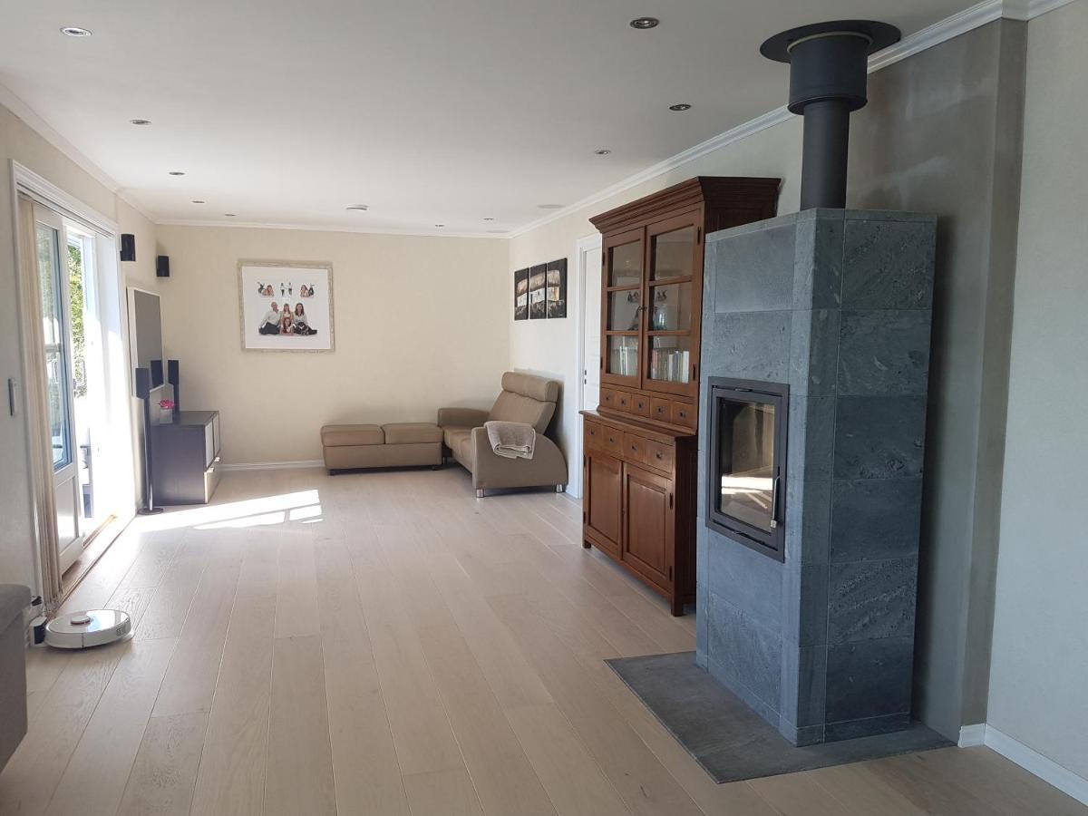 Beautiful With Sea View, 10 Min From Center Villa *