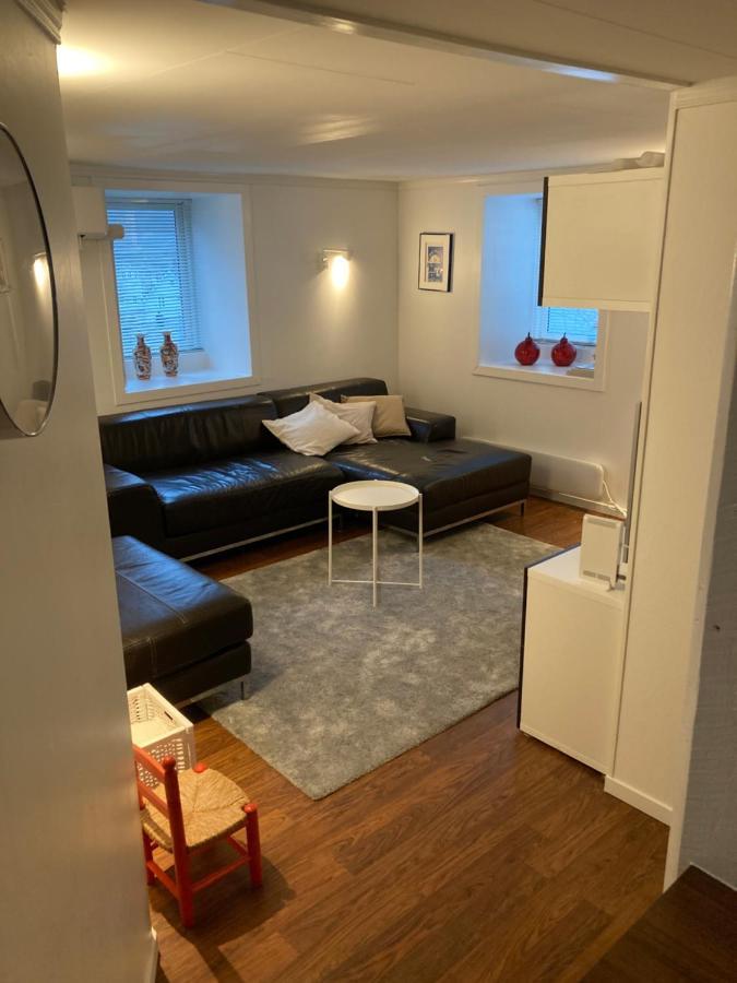 Apartment Kjellerleilighet - Naert Haukeland Sykehus. *