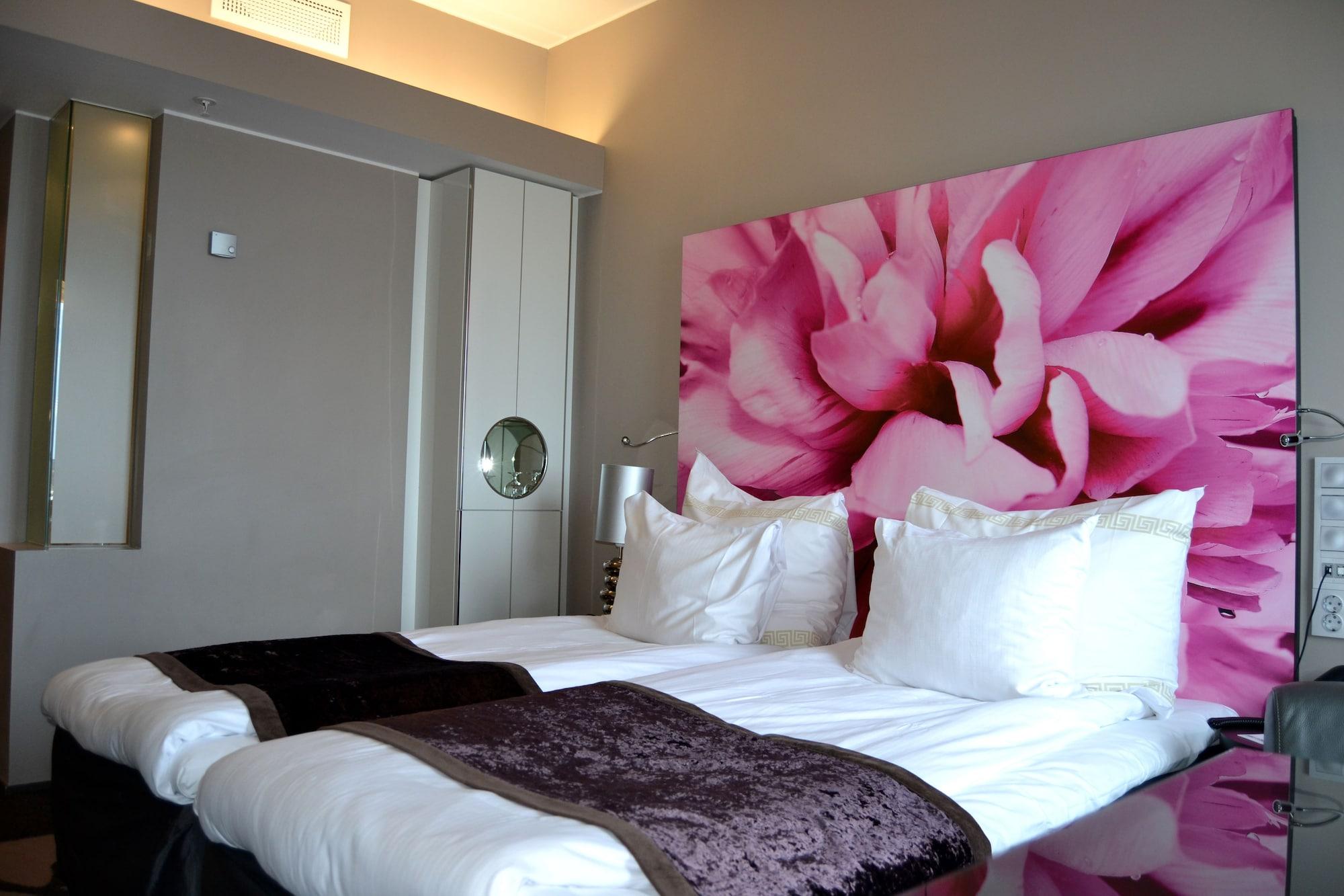 Hotel Clarion Airport 4*