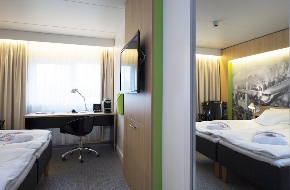 Hotel Thon Airport 4*