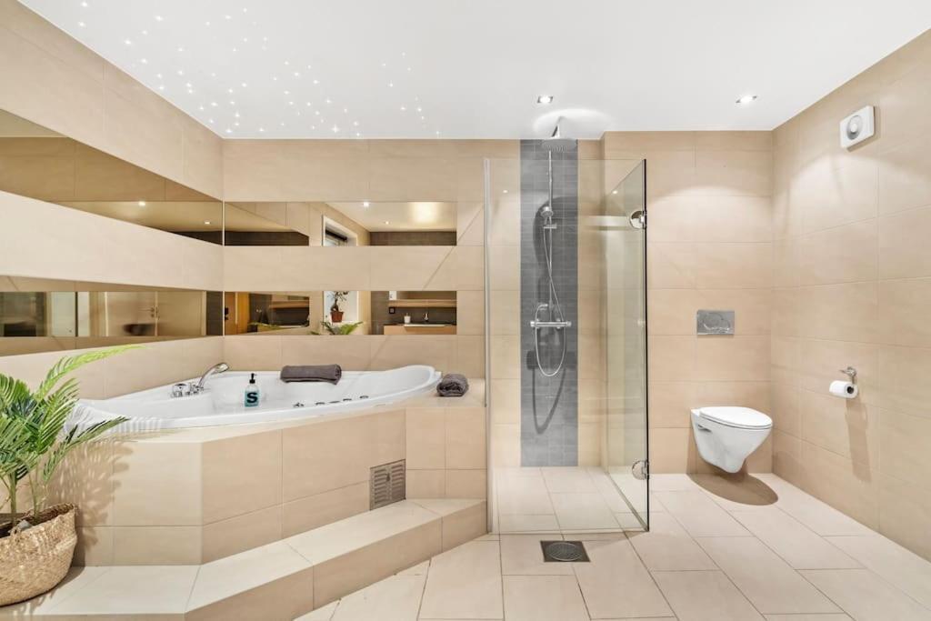 Penthouse Leilighet 200 Kvm Vakker Sjoutsikt. Apartment *