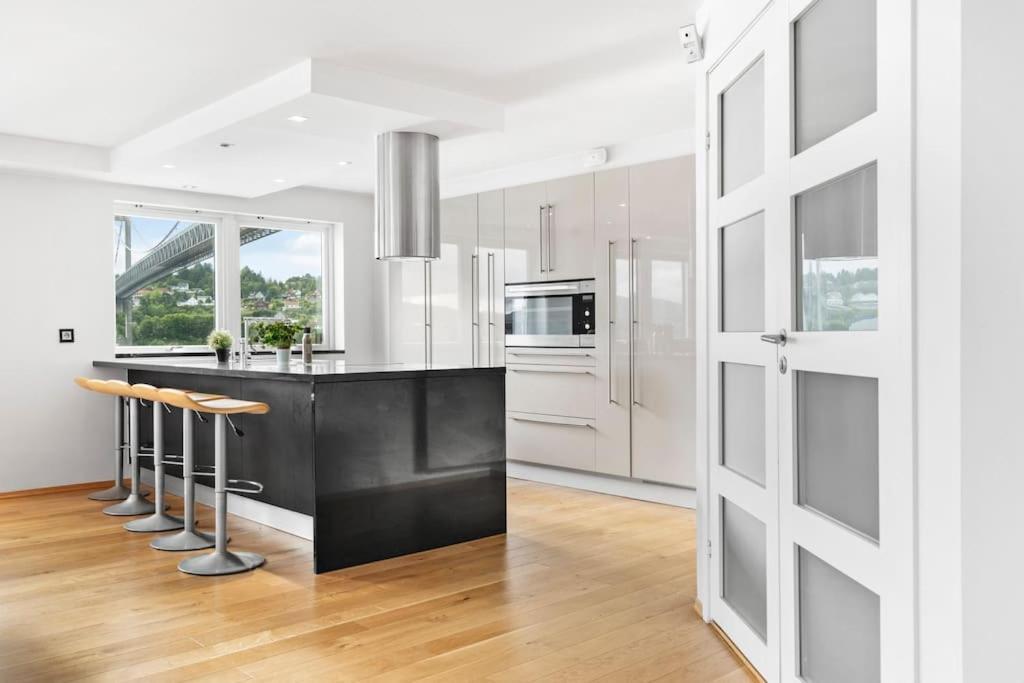 Penthouse Leilighet 200 Kvm Vakker Sjoutsikt. Apartment Bergen