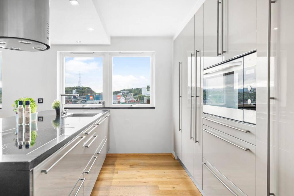 Penthouse Leilighet 200 Kvm Vakker Sjoutsikt. * Bergen