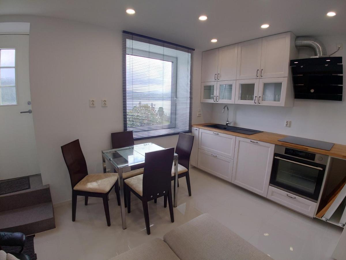 Sunrise - Self Check In - Free Parking Apartment