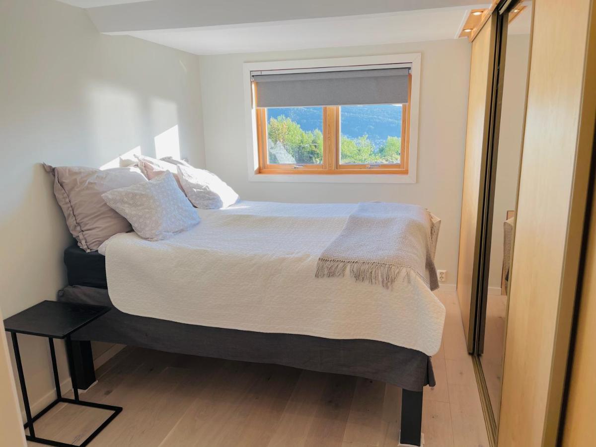 Central House Right Next To Fløyen -free Parking! *
