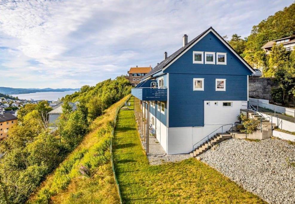 Cosy House With Sunny Terrace, Garden And Fjord View *