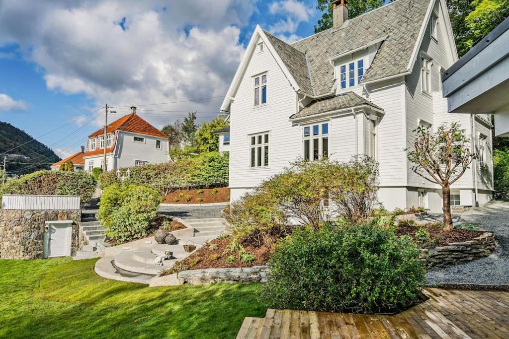Villa Bergen. Historic Luxury Near The Centre