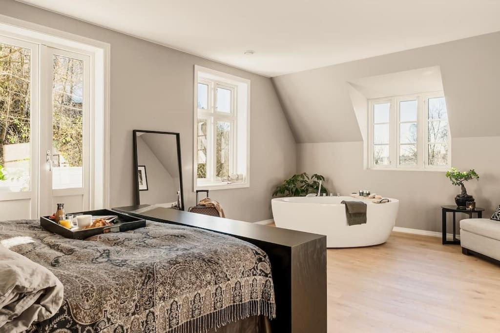 Villa Bergen. Historic Luxury Near The Centre *