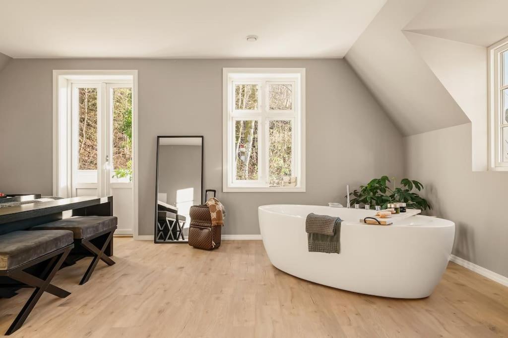 Bergen. Historic Luxury Near The Centre Villa Bergen
