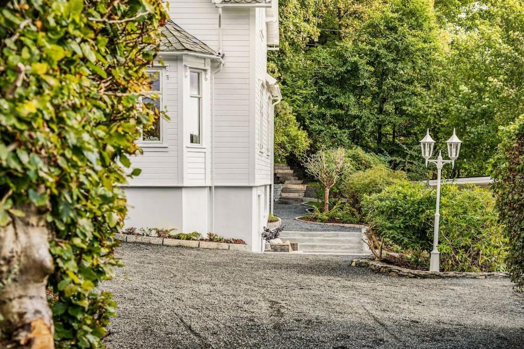 Villa Bergen. Historic Luxury Near The Centre