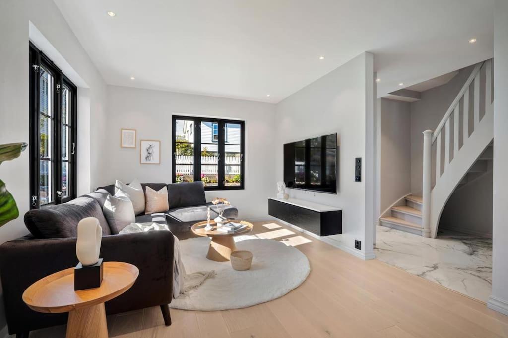 Moderne Bergenshus Med Privat Hage Og Parkering Apartment *