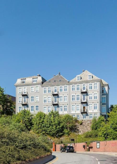 Apartment Elegant Center - Ideal For Business Or Leisure Travelers Bergen
