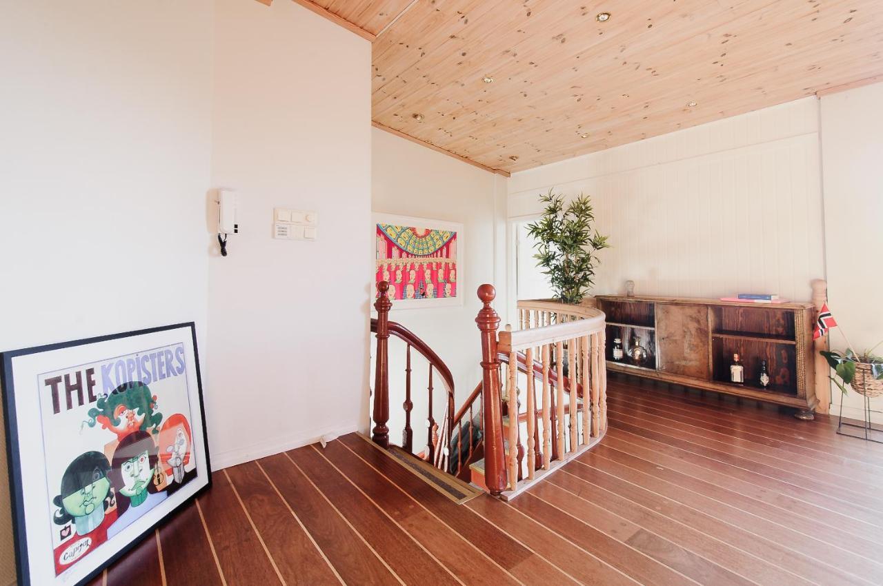 Spacious Penthouse With Grand Terrace Lägenhet *