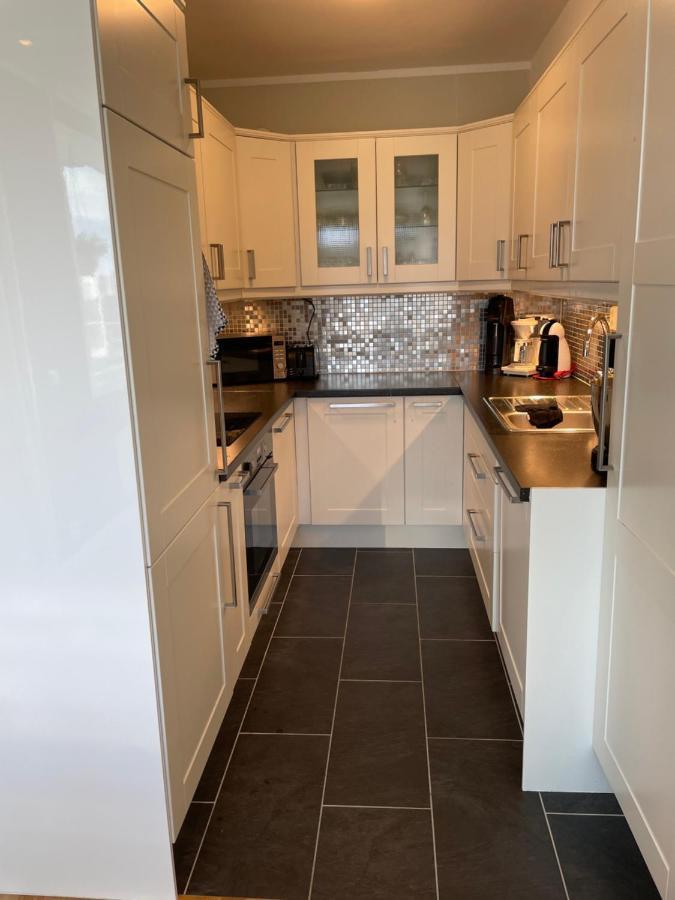 Cosy With 2 Bedrooms For 4 People With Free Parking Apartment *