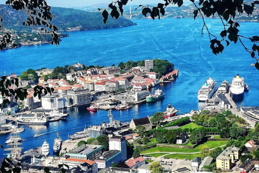 Brand New And Luxurious Penthouse In Centre! Bergen