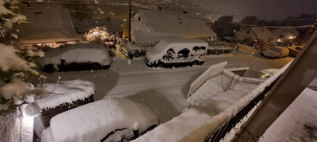 Breathtaking Scenery And Cozy Comfort In *