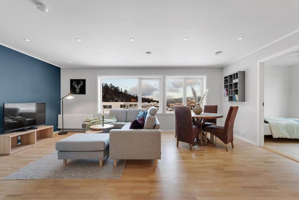 Stor Og Moderne I Indre Arna Gratis Parkering!! Apartment