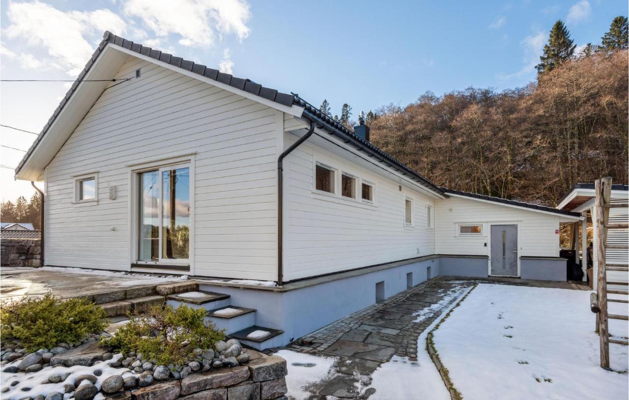 Apartment 3 Bedroom Awesome In Nesttun Bergen