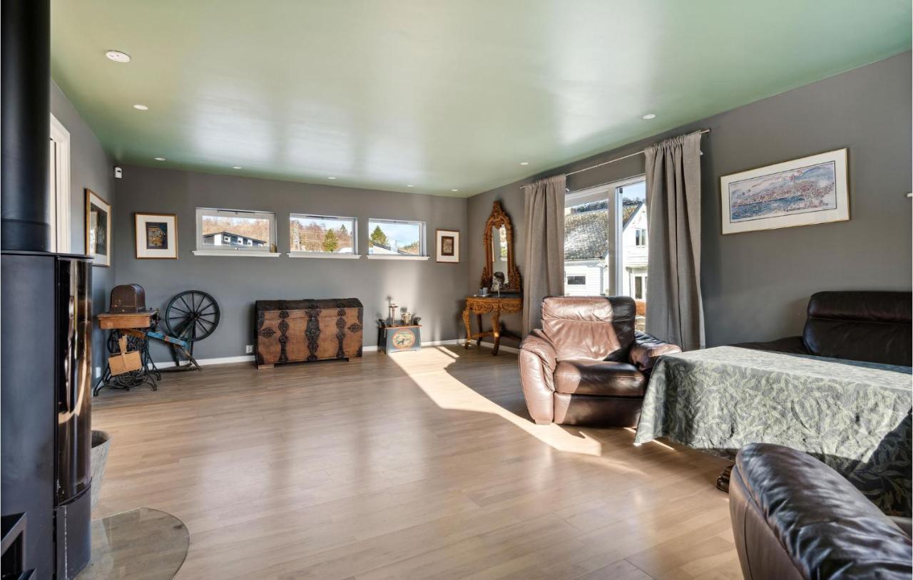 3 Bedroom Awesome In Nesttun
