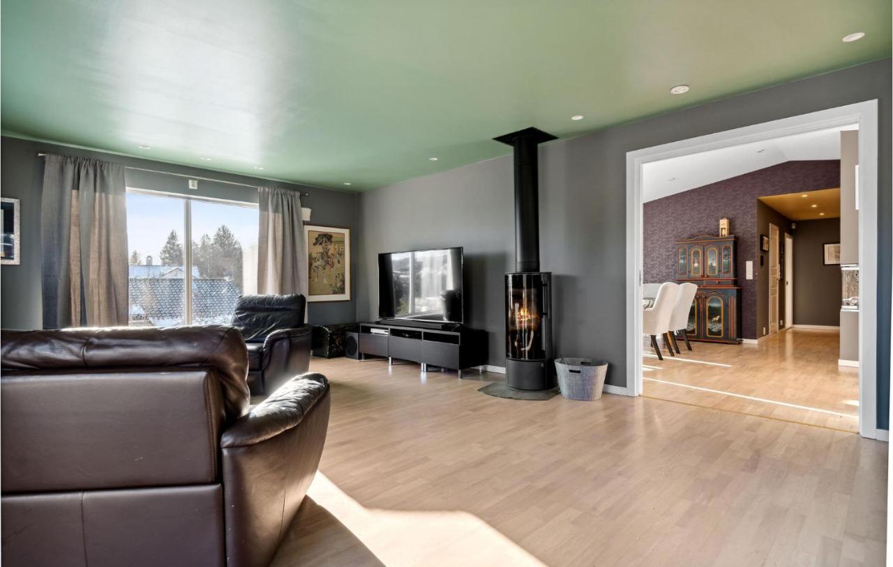 3 Bedroom Awesome In Nesttun Apartment