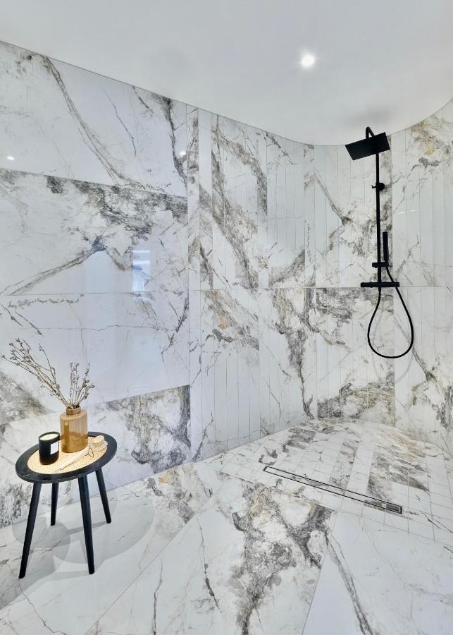Brand New And Luxurious Penthouse In Centre!