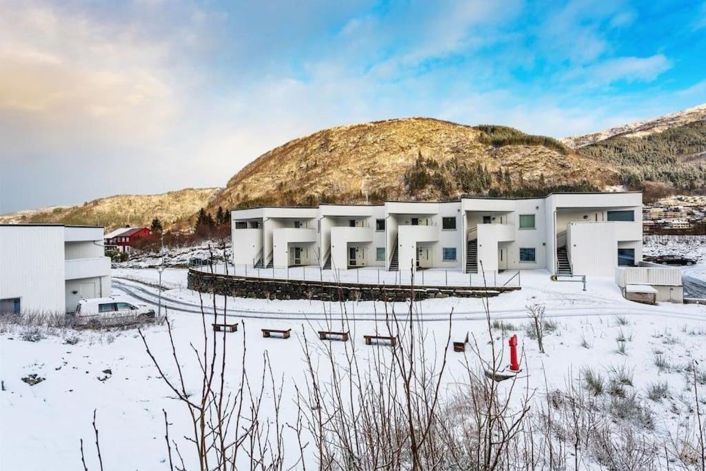 Stor Og Moderne I Indre Arna Gratis Parkering!! Apartment