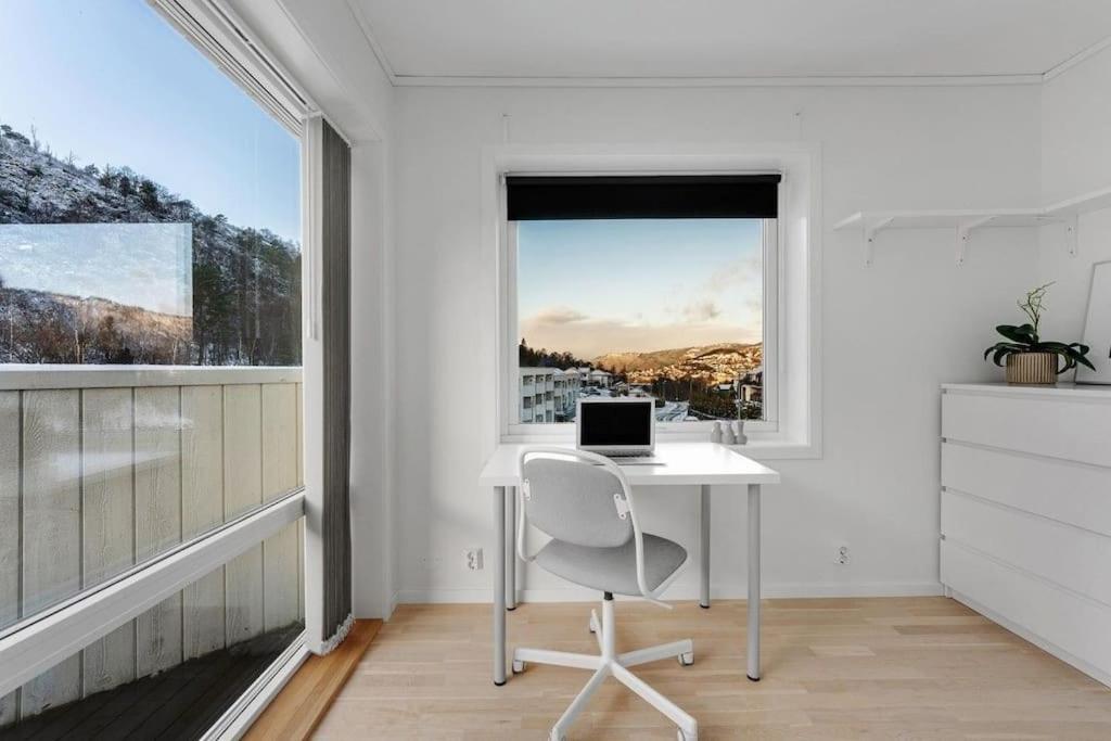 Apartment Stor Og Moderne I Indre Arna Gratis Parkering!! *