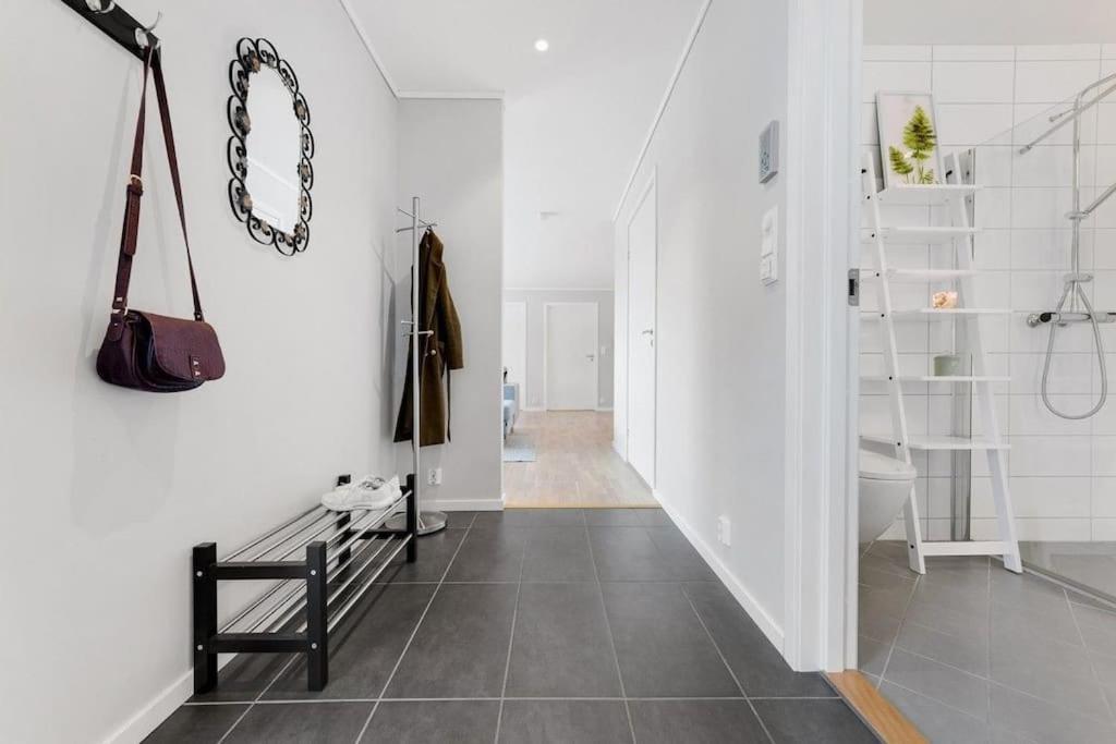 Stor Og Moderne I Indre Arna Gratis Parkering!!