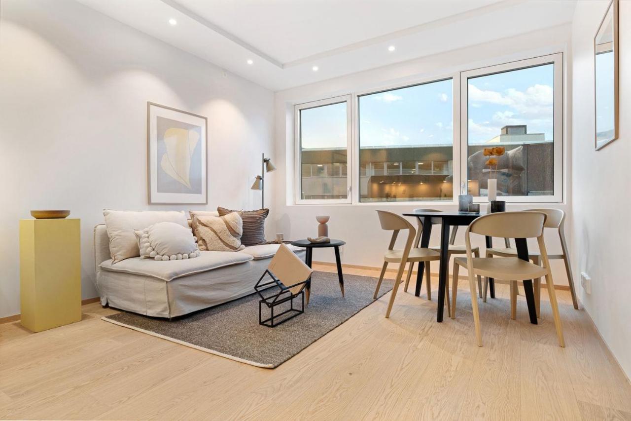 New 1 Bedroom In Sentrum Apartment *
