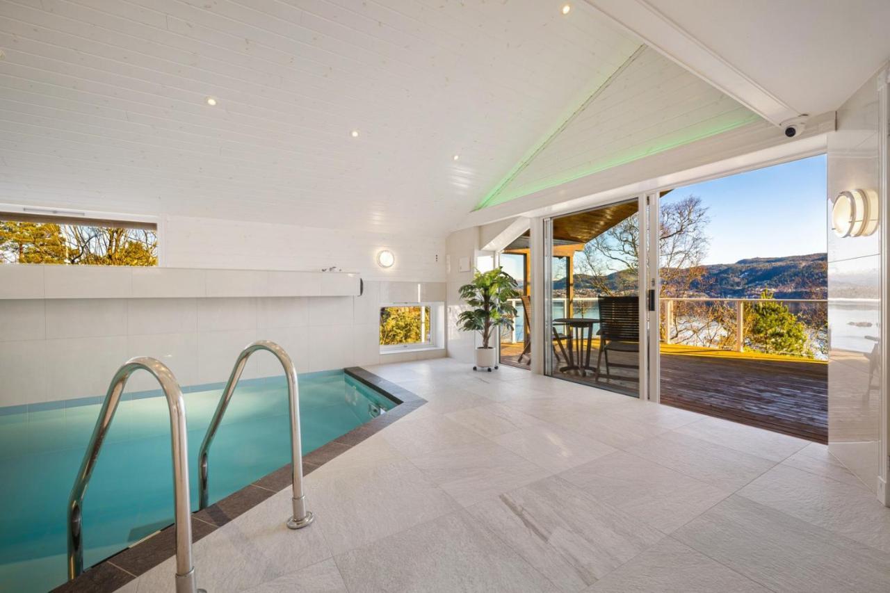 Arboretet: Seaside Retreat With Private Pool & Sauna In Bergen