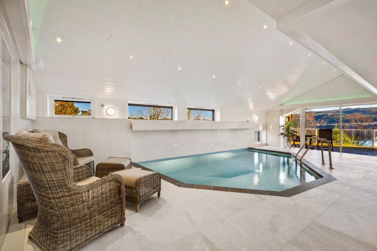 Arboretet: Seaside Retreat With Private Pool & Sauna In * Bergen