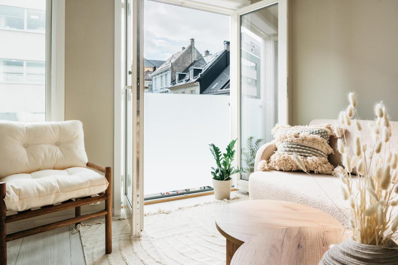 Urban - Stylish Scandinavian Gem With French Balcony *