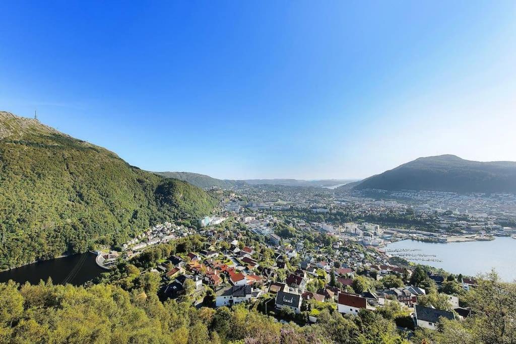 Floor With Mountain View, Terrace 22sqm, Free Parking * Bergen