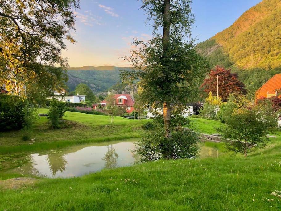 Floor With Mountain View, Terrace 22sqm, Free Parking Lägenhet