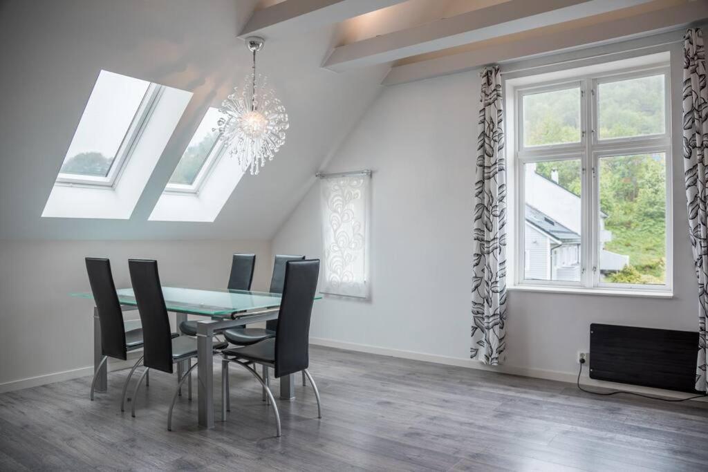 Modern 7 Min To Center Apartment Bergen