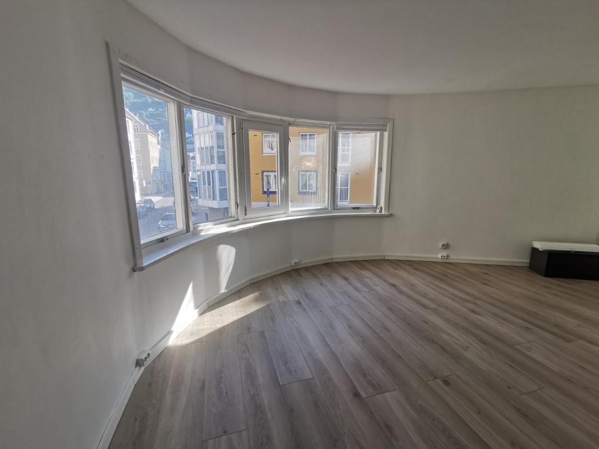 Apartment Leilighet 80 Kvm. Sentrum